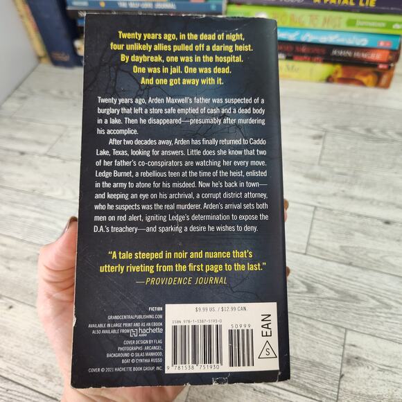 THICK AS THIEVES Sandra Brown Paperback 2021 1st Oversize Mass Market‎ Edition - Picture 5 of 12